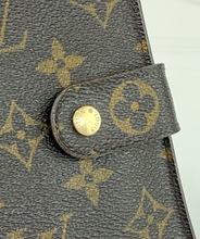 LOUIS VUITTON WALLET / PASSPORT HOLDER PORTE PAPIER