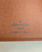 LOUIS VUITTON WALLET / PASSPORT HOLDER PORTE PAPIER
