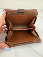 LOUIS VUITTON WALLET / PASSPORT HOLDER PORTE PAPIER