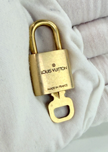 LOCK & KEY #305