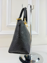 LOUIS VUITTON V TOTE BB EMPREINTE BLACK CREME