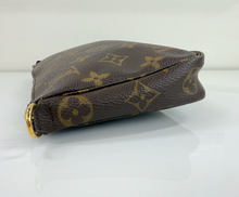 LOUIS VUITTON POCHETTE ACCESSORIES CROSSBODY CA0040