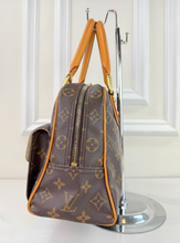 *DEAL OF THE DAY* LOUIS VUITTON MANHATTAN PM