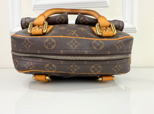 *DEAL OF THE DAY* LOUIS VUITTON MANHATTAN PM