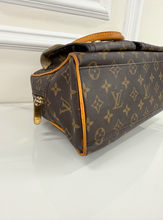 *DEAL OF THE DAY* LOUIS VUITTON MANHATTAN PM