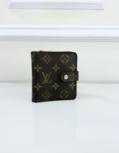 LOUIS VUITTON WALLET COMPACT