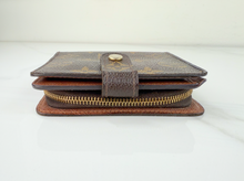 LOUIS VUITTON WALLET COMPACT