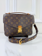 LOUIS VUITTON POCHETTE METIS MONOGRAM