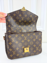 LOUIS VUITTON POCHETTE METIS MONOGRAM