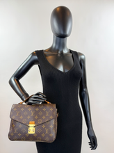 LOUIS VUITTON POCHETTE METIS MONOGRAM