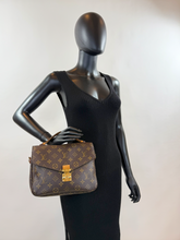 LOUIS VUITTON POCHETTE METIS MONOGRAM