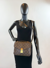 LOUIS VUITTON POCHETTE METIS MONOGRAM