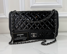 CHANEL CLASSIC JUMBO TWIST FLAP BAG