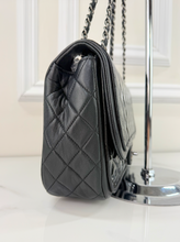 CHANEL CLASSIC JUMBO TWIST FLAP BAG