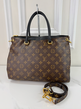 LOUIS VUITTON PALLAS MM TOTE IN BLACK