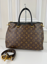 LOUIS VUITTON PALLAS MM TOTE IN BLACK
