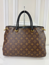 LOUIS VUITTON PALLAS MM TOTE IN BLACK