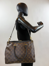 LOUIS VUITTON PALLAS MM TOTE IN BLACK