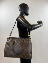 LOUIS VUITTON PALLAS MM TOTE IN BLACK