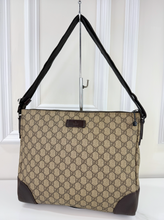 GUCCI SUPREME MESSENGER BAG