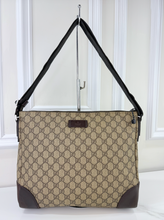 GUCCI SUPREME MESSENGER BAG