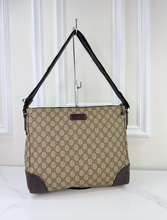 GUCCI SUPREME MESSENGER BAG