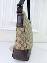 GUCCI SUPREME MESSENGER BAG