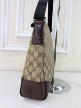 GUCCI SUPREME MESSENGER BAG