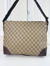 GUCCI SUPREME MESSENGER BAG