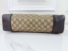 GUCCI SUPREME MESSENGER BAG
