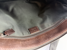 GUCCI SUPREME MESSENGER BAG