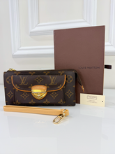 LOUIS VUITTON WALLET ASTRID / WRISTLET