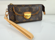 LOUIS VUITTON WALLET ASTRID / WRISTLET