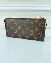 LOUIS VUITTON WALLET ASTRID / WRISTLET
