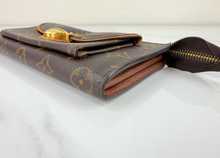 LOUIS VUITTON WALLET ASTRID / WRISTLET