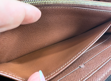 LOUIS VUITTON WALLET ASTRID / WRISTLET