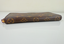 LOUIS VUITTON WALLET CLEMENCE FUCHSIA