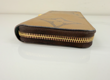LOUIS VUITTON WALLET ZIPPY GIANT REVERSE