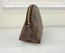 LOUIS VUITTON COSMETIC POUCH DE