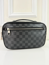 LOUIS VUITTON AMBLER DE GRAPHITE BELT BAG (UNISEX)