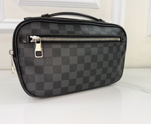 LOUIS VUITTON AMBLER DE GRAPHITE BELT BAG (UNISEX)