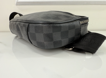 LOUIS VUITTON AMBLER DE GRAPHITE BELT BAG (UNISEX)