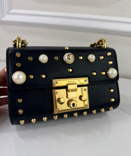 GUCCI SMALL PEARL PADLOCK BAG IN BLACK