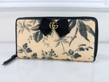 GUCCI HERBARIUM ZIP AROUND WALLET IN BLACK