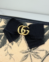 GUCCI HERBARIUM ZIP AROUND WALLET IN BLACK