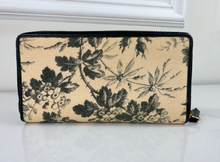 GUCCI HERBARIUM ZIP AROUND WALLET IN BLACK
