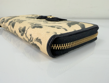 GUCCI HERBARIUM ZIP AROUND WALLET IN BLACK