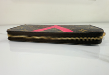 LOUIS VUITTON WALLET ZIPPY MONOGRAM V LIMITED EDITION