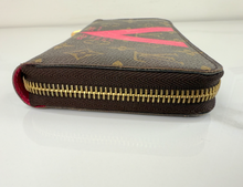 LOUIS VUITTON WALLET ZIPPY MONOGRAM V LIMITED EDITION