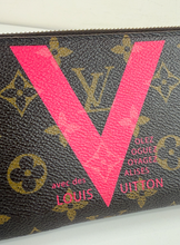 LOUIS VUITTON WALLET ZIPPY MONOGRAM V LIMITED EDITION